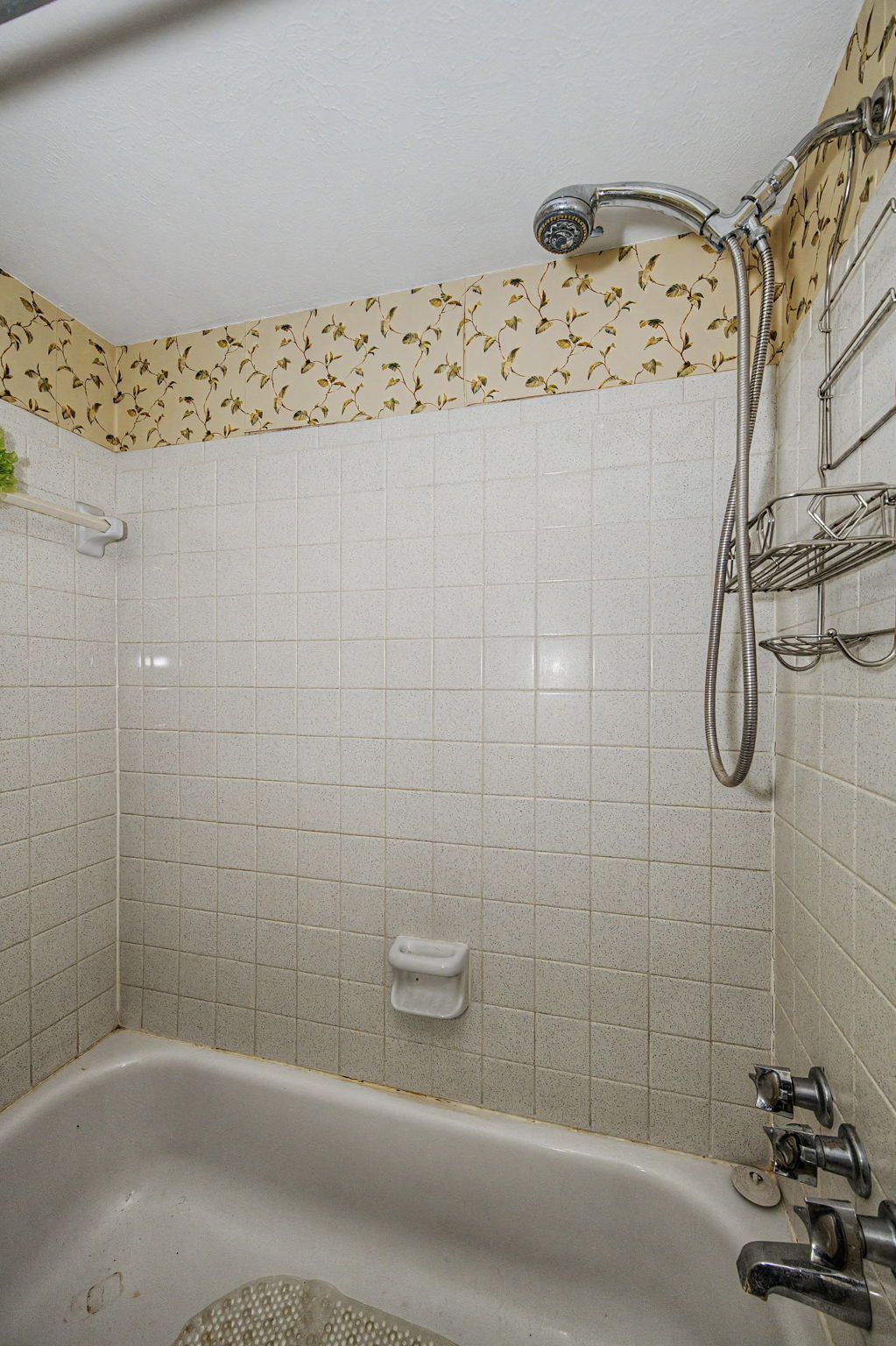 Bathroom 2b