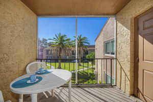 Lanai 1