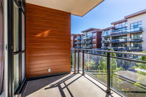 Balcony full privacy wall
