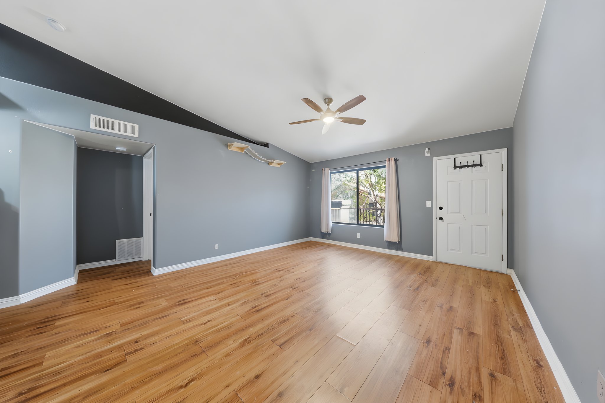 1575 W Warm Springs Rd 2024-16 furniture removed.jpeg