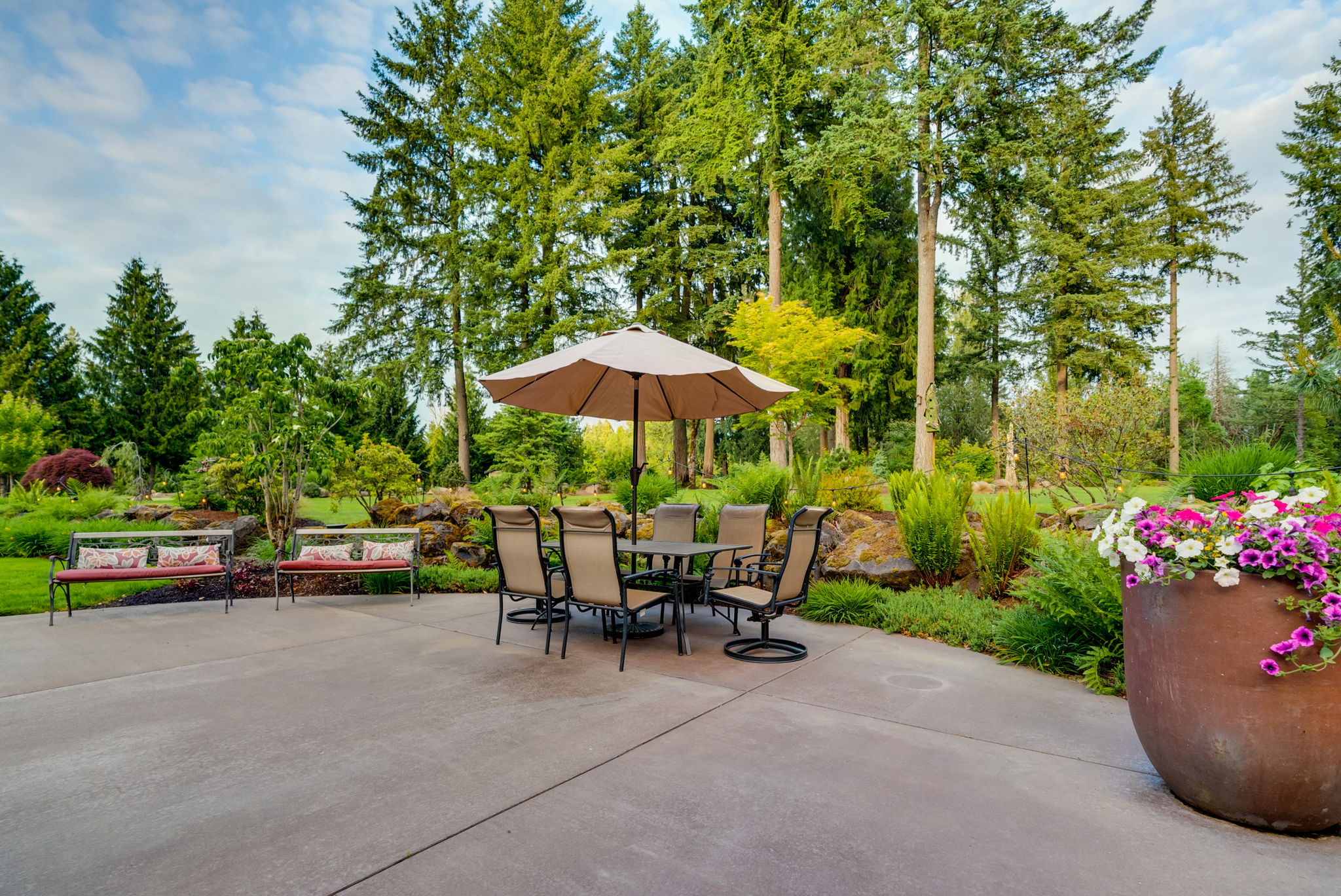 Lower outdoor living