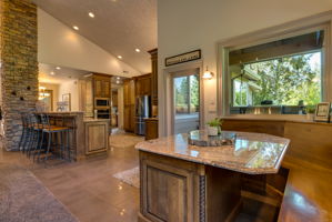 Kitchen/Breakfast Area