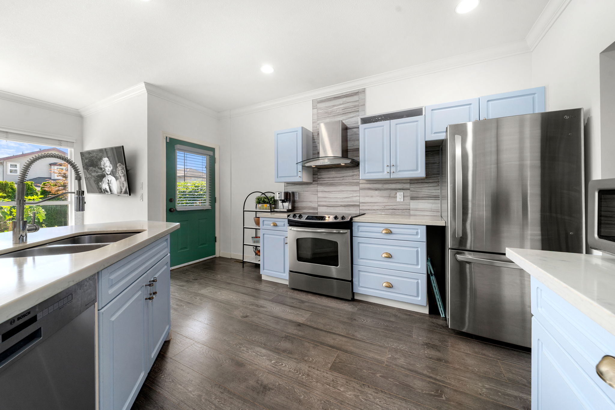  Photo 25