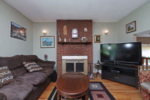  Photo 33