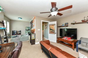  Photo 44