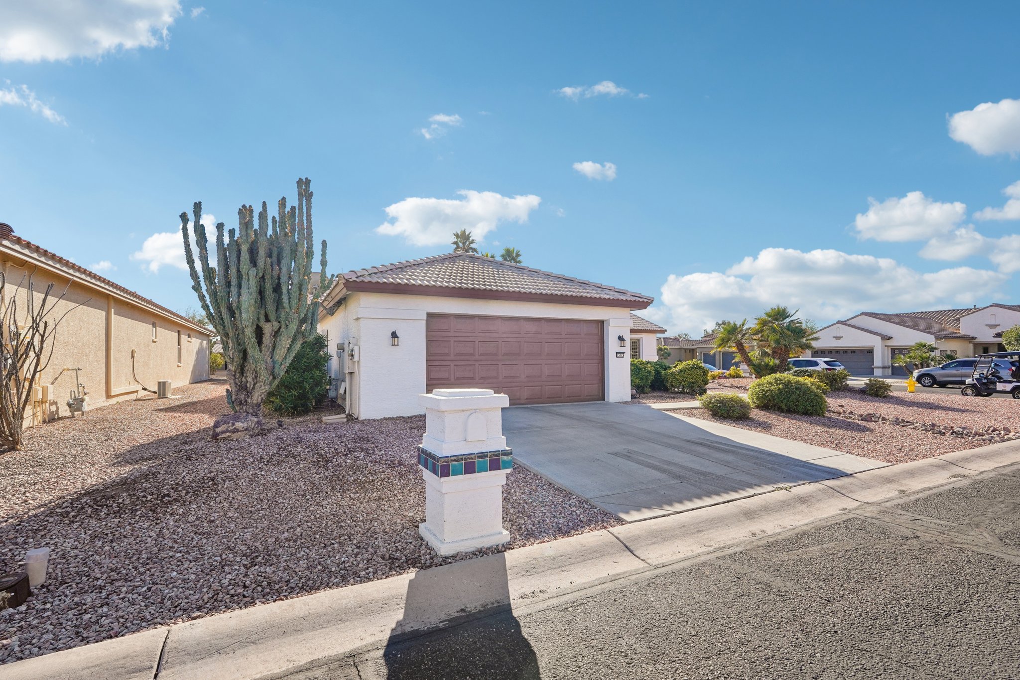 W La Reata Ave-S1001-003.jpg