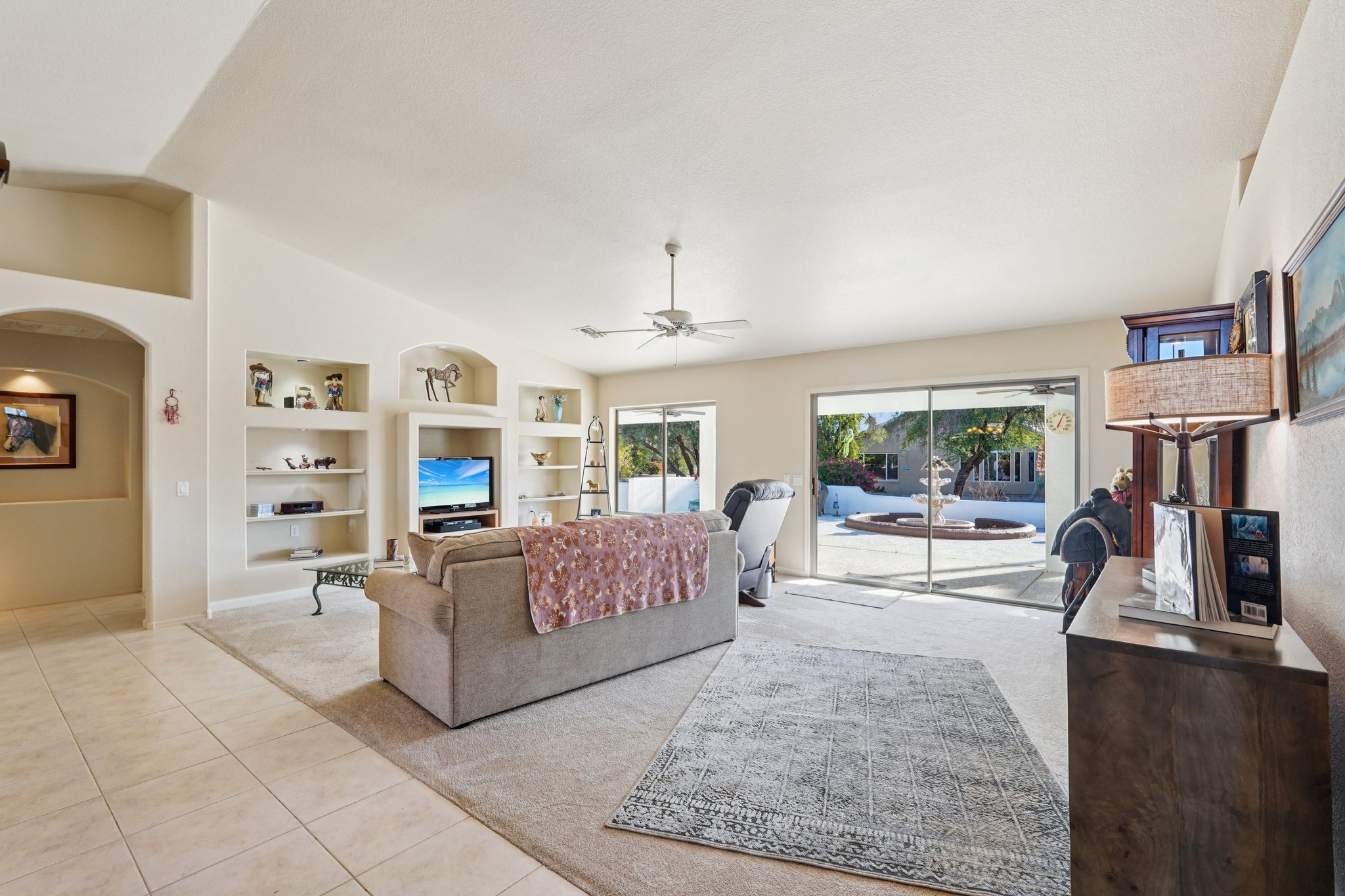 W La Reata Ave-S1001-009.jpg