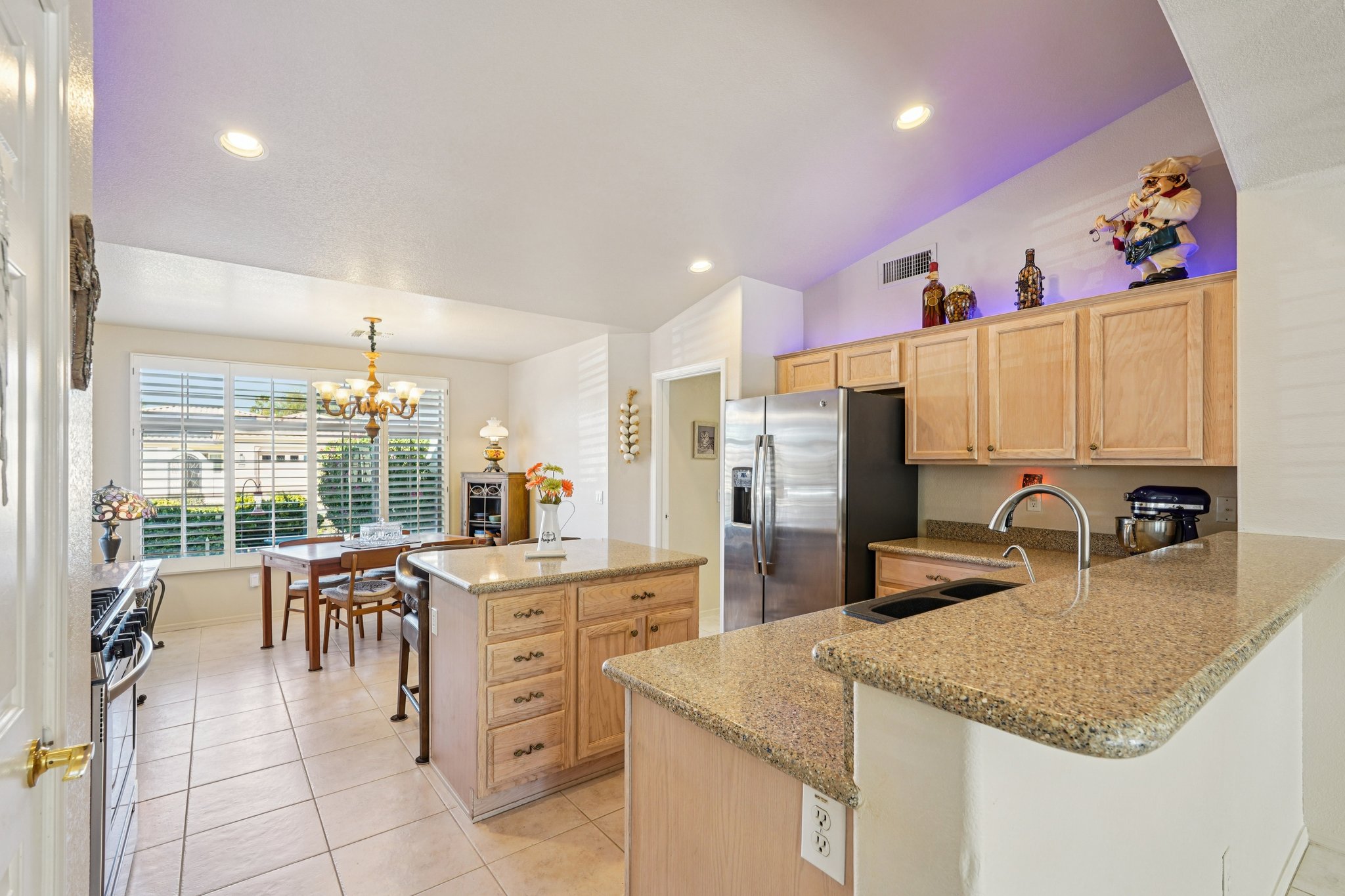 W La Reata Ave-S1001-016.jpg