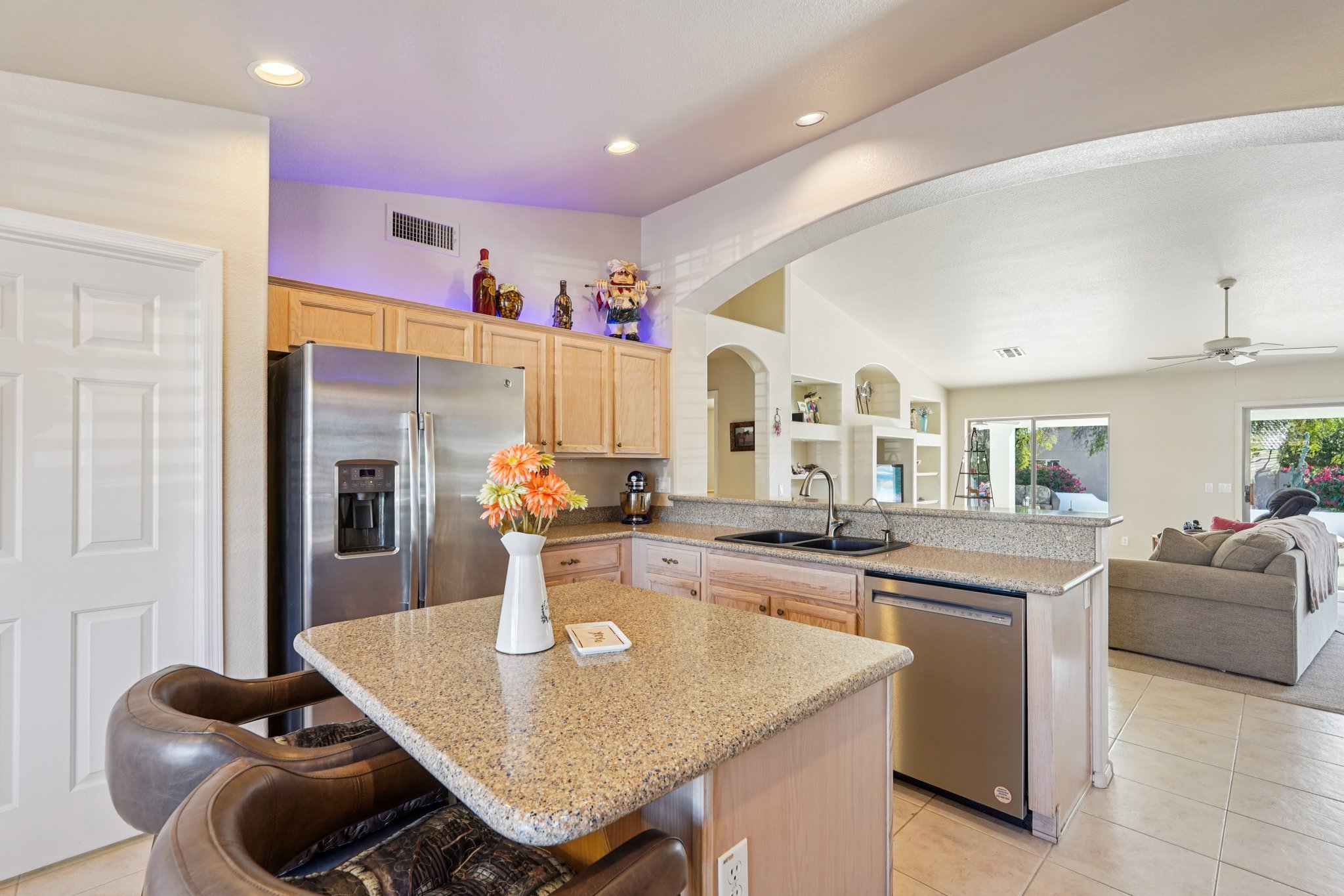 W La Reata Ave-S1001-018.jpg