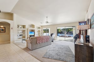 W La Reata Ave-S1001-009.jpg