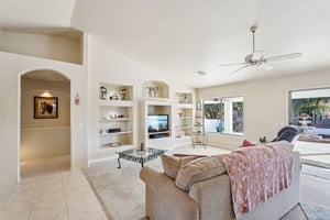 W La Reata Ave-S1001-013.jpg