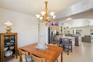 W La Reata Ave-S1001-015.jpg