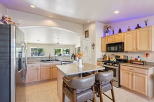 W La Reata Ave-S1001-017.jpg