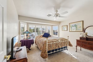 W La Reata Ave-S1001-021.jpg