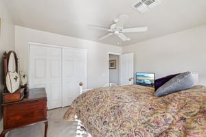 W La Reata Ave-S1001-022.jpg