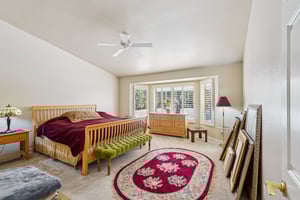 W La Reata Ave-S1001-027.jpg