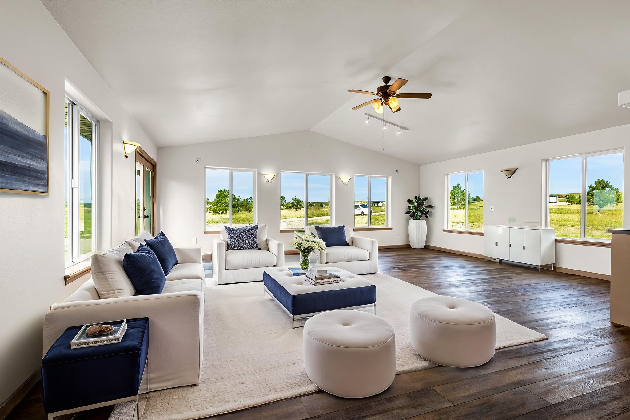 6L0A7931 virtually staged.jpeg