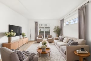 DSC03558 virtually staged.jpeg