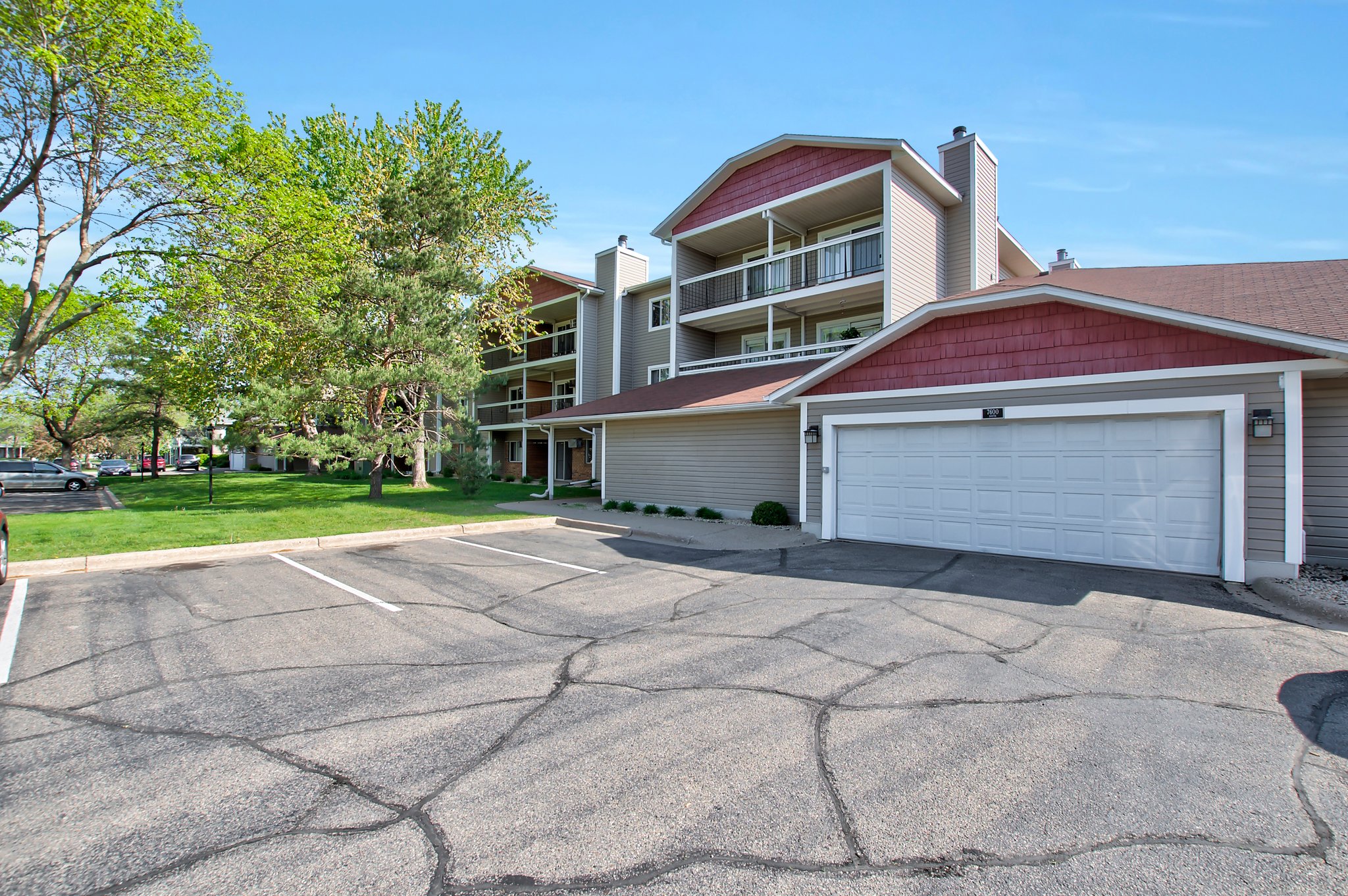 1577th St W #208, Apple Valley, MN  55124, US Photo 1