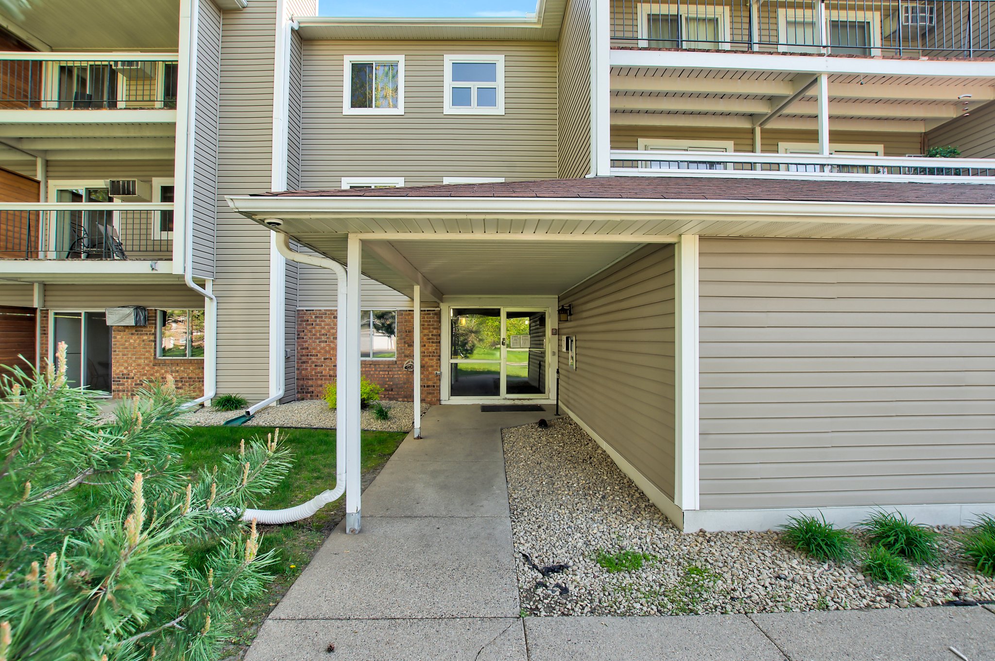 1577th St W #208, Apple Valley, MN  55124, US Photo 2