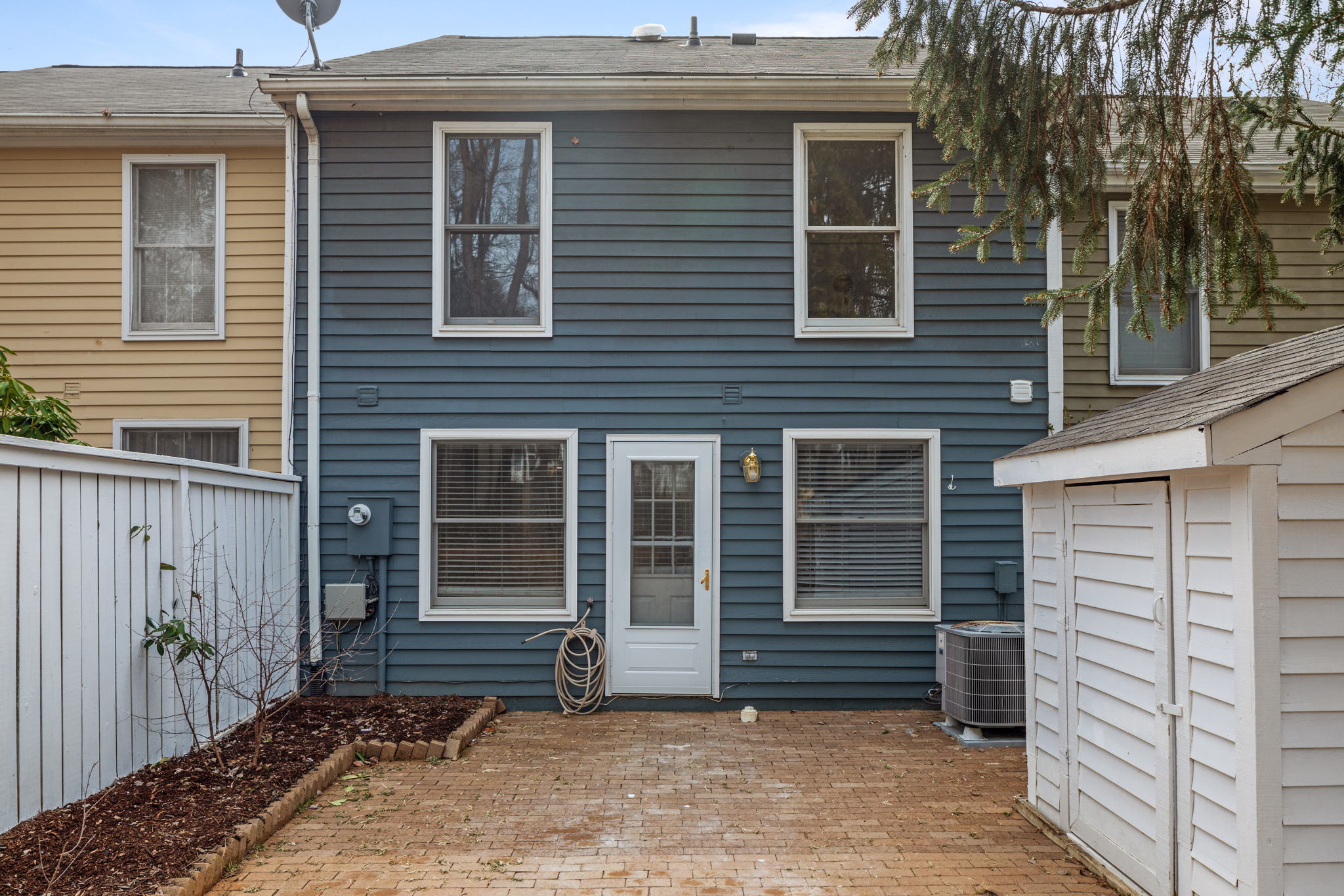 1579 Poplar Grove Dr, Reston, VA 20194 Absolute Altitude Llc.