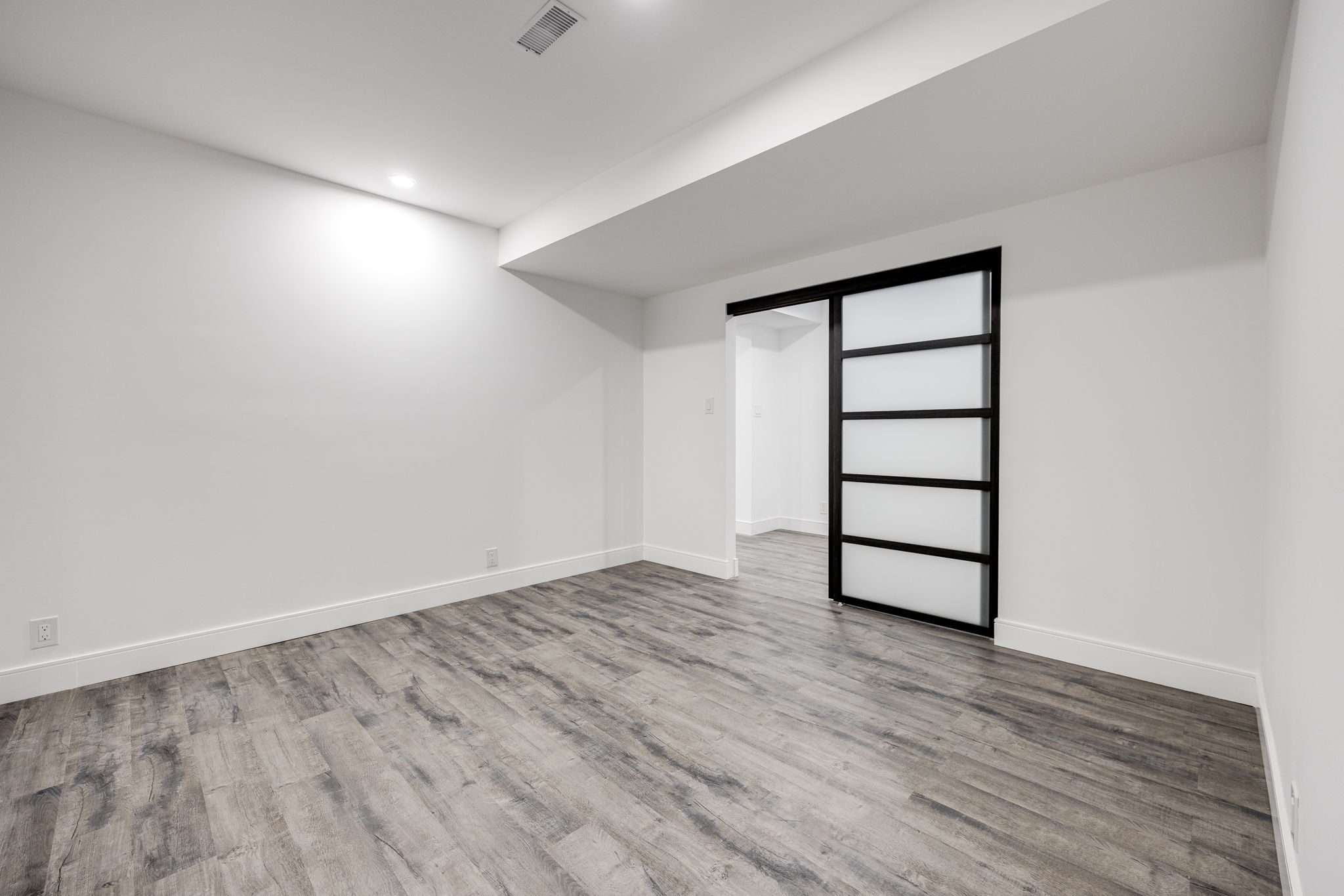 Toronto property showcase — delivered property photograph 19