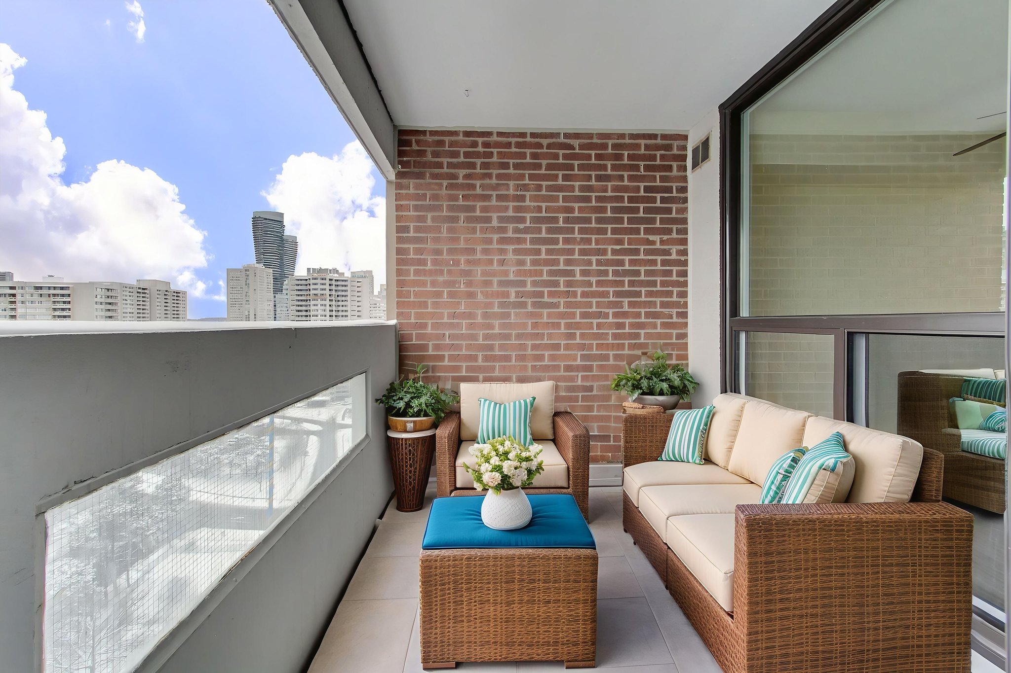 1580Mississauga1909 (33) virtually staged.jpeg