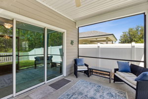 Screened-in Porch