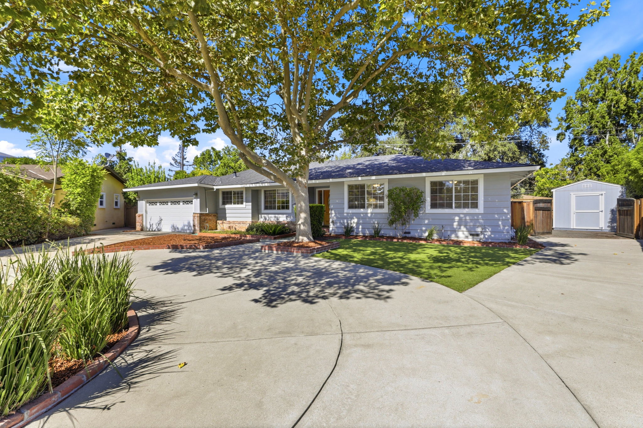 003_F8_1581 Edmond Ct