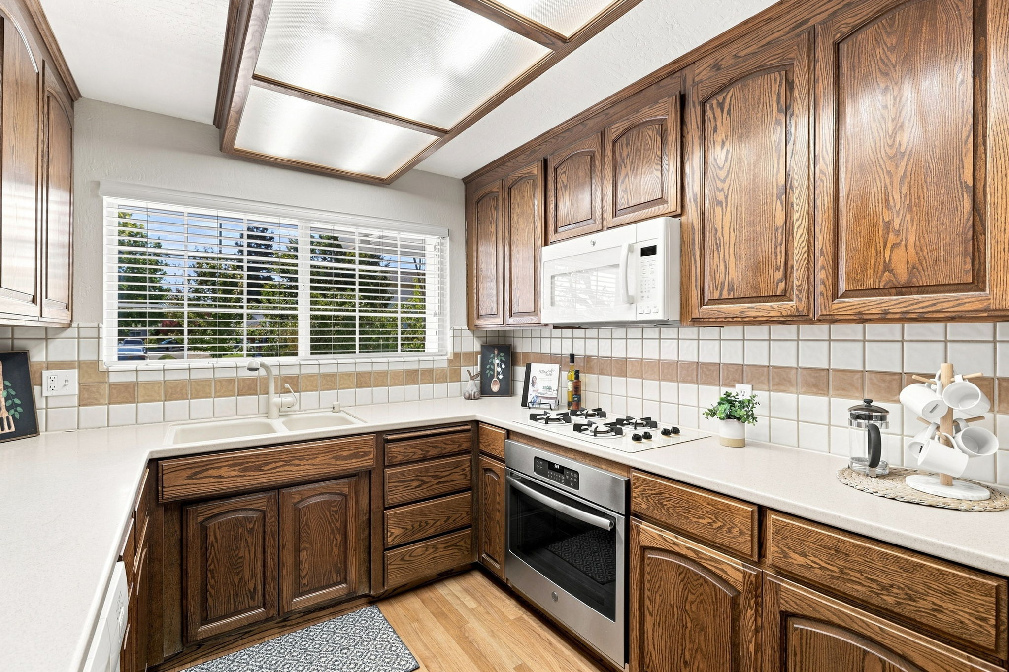 016_F8_1581 Edmond Ct