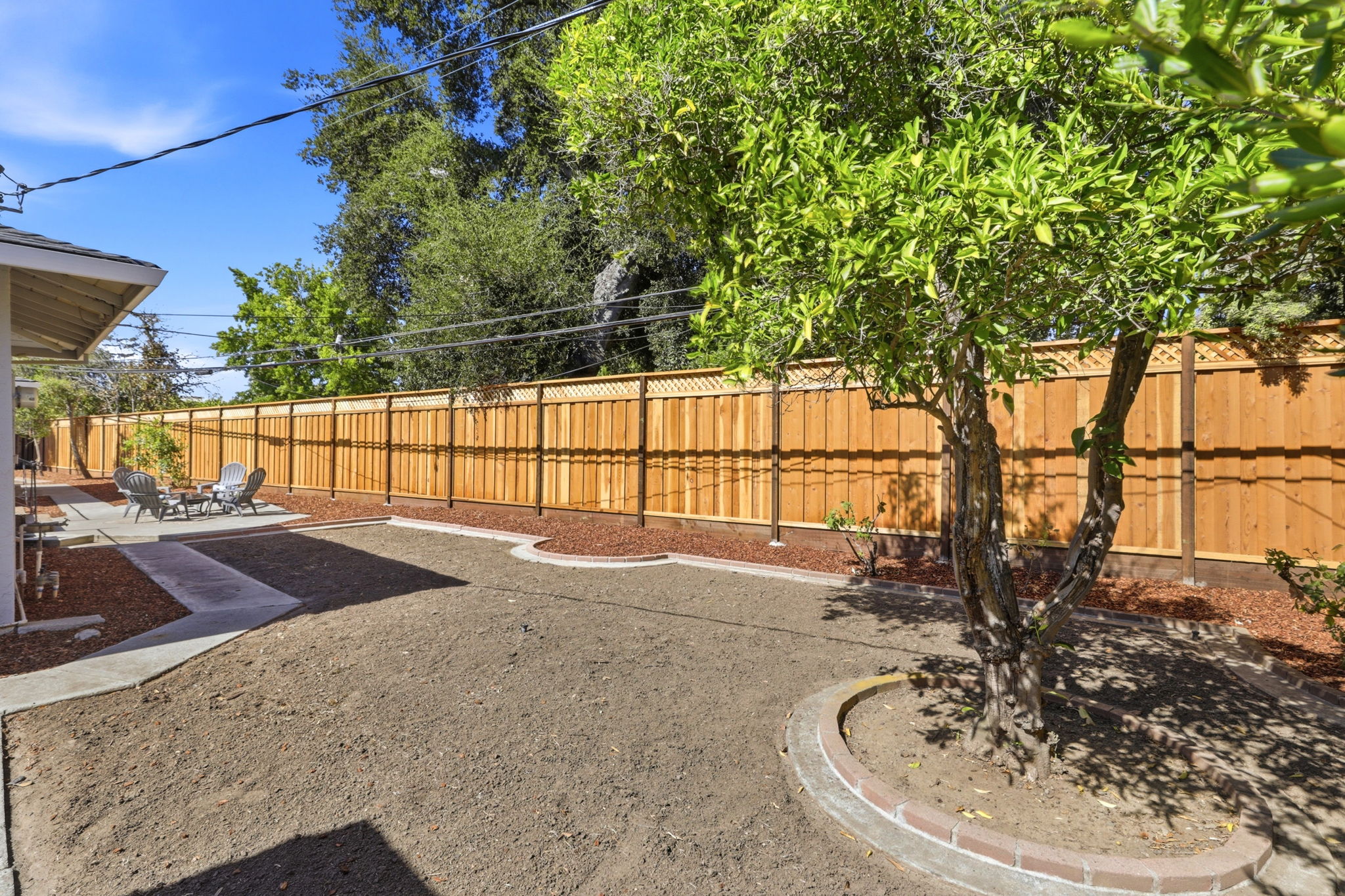 040_F8_1581 Edmond Ct