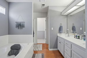  Photo 31