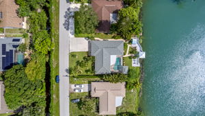 15810 Lake Candlewood Dr, Fort Myers, FL 33908, USA Photo 23