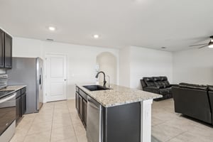 Mauvewood Ave-2106-012.jpg