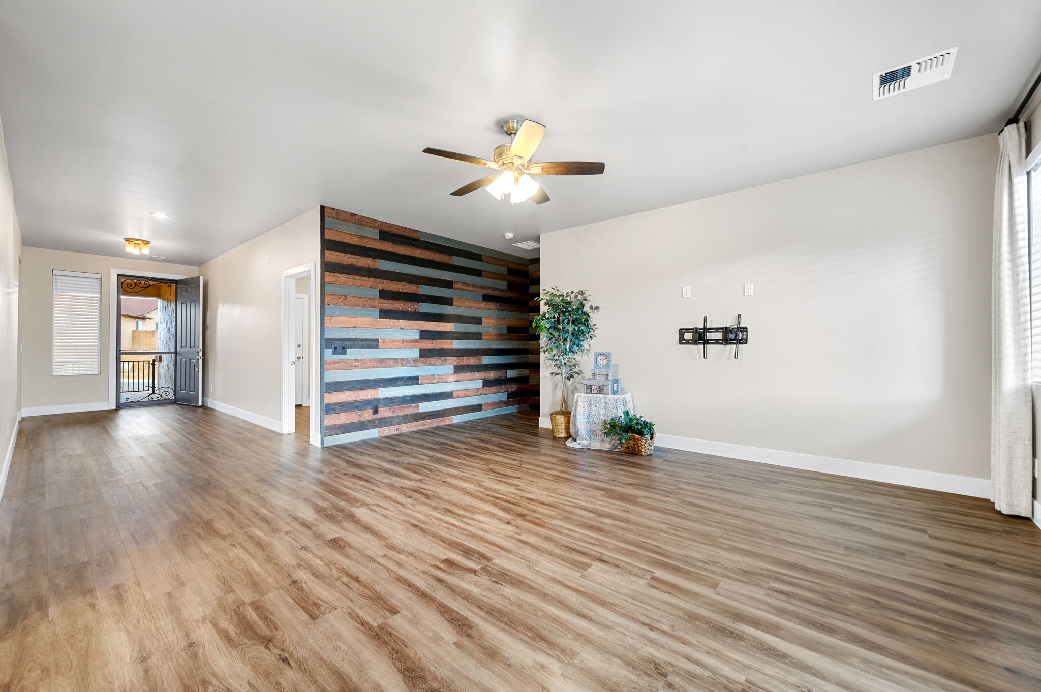 Living Room (2)
