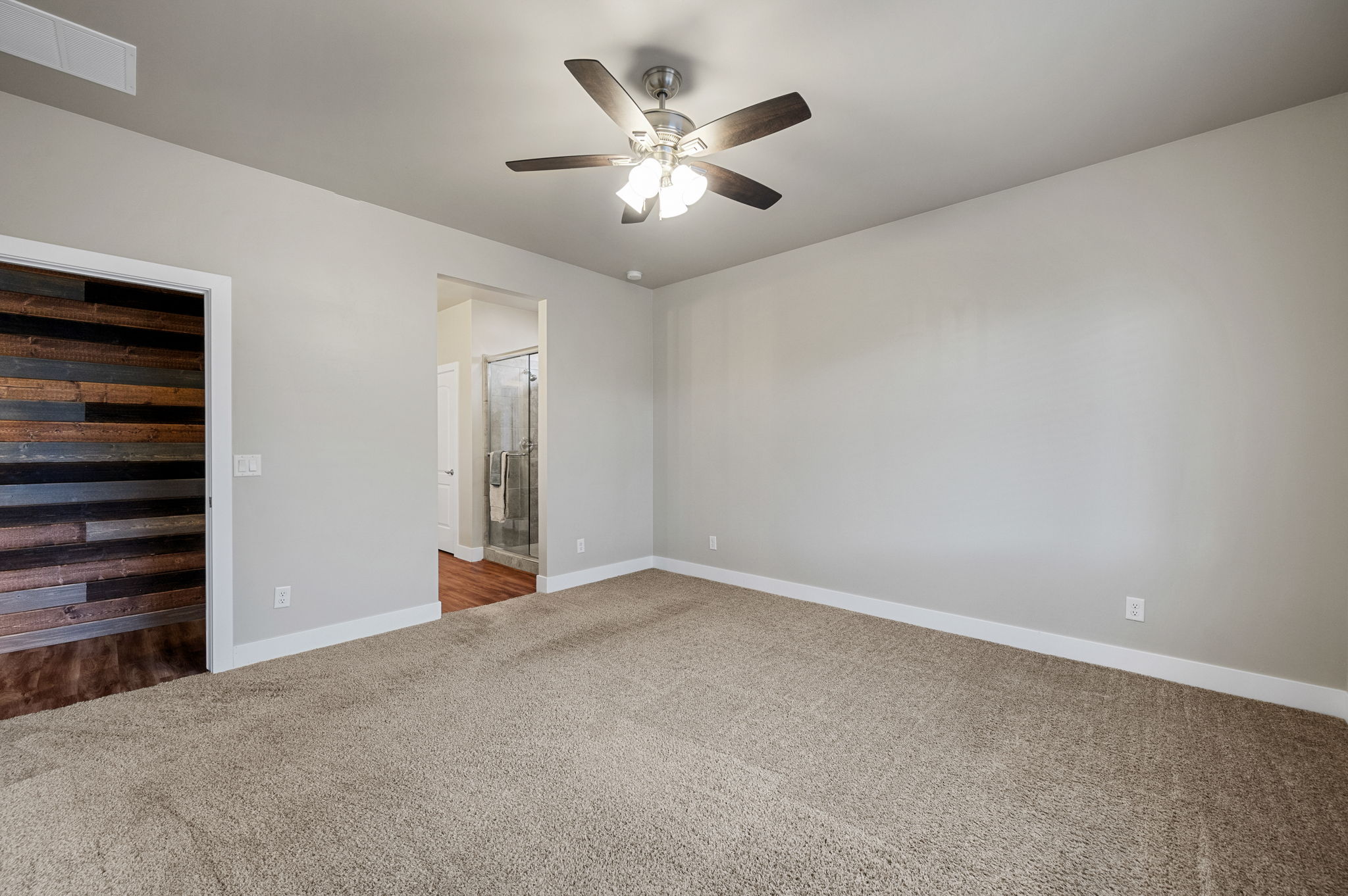 Primary Bedroom (2)