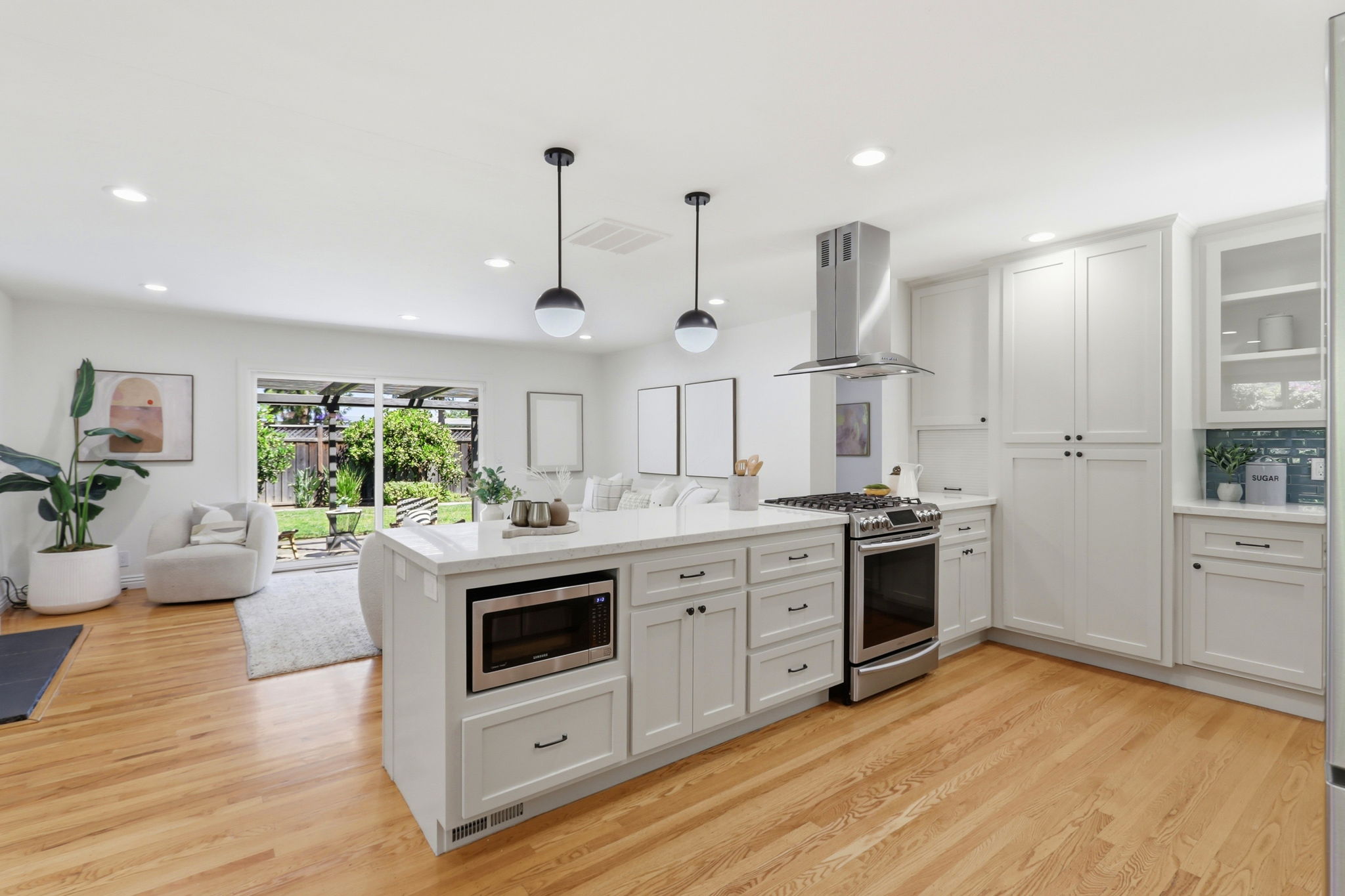 014_F8_1583 Ferndale Dr