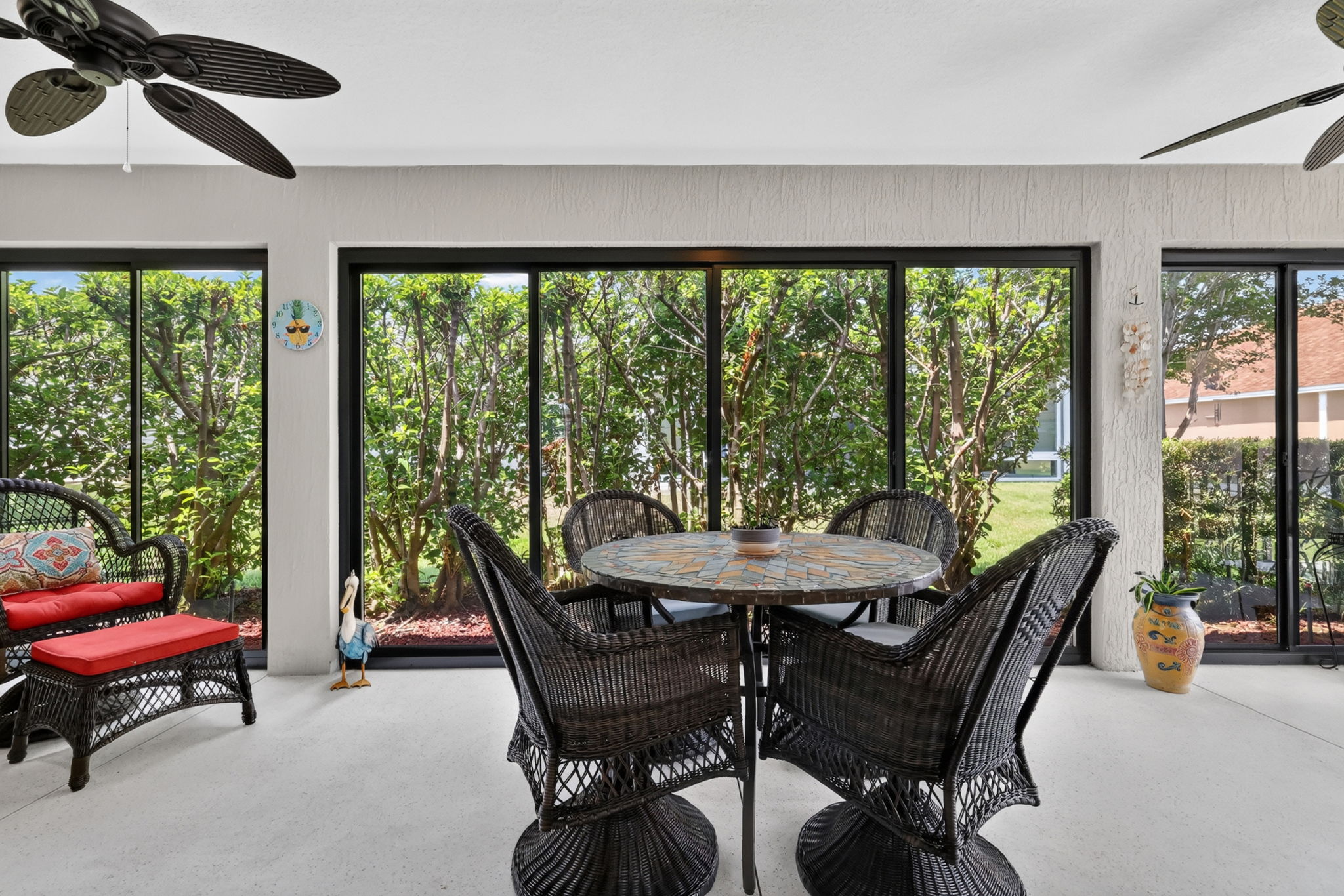 Glass-Enclosed Lanaiwith PRIVACY Landscaping