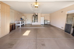  Photo 44