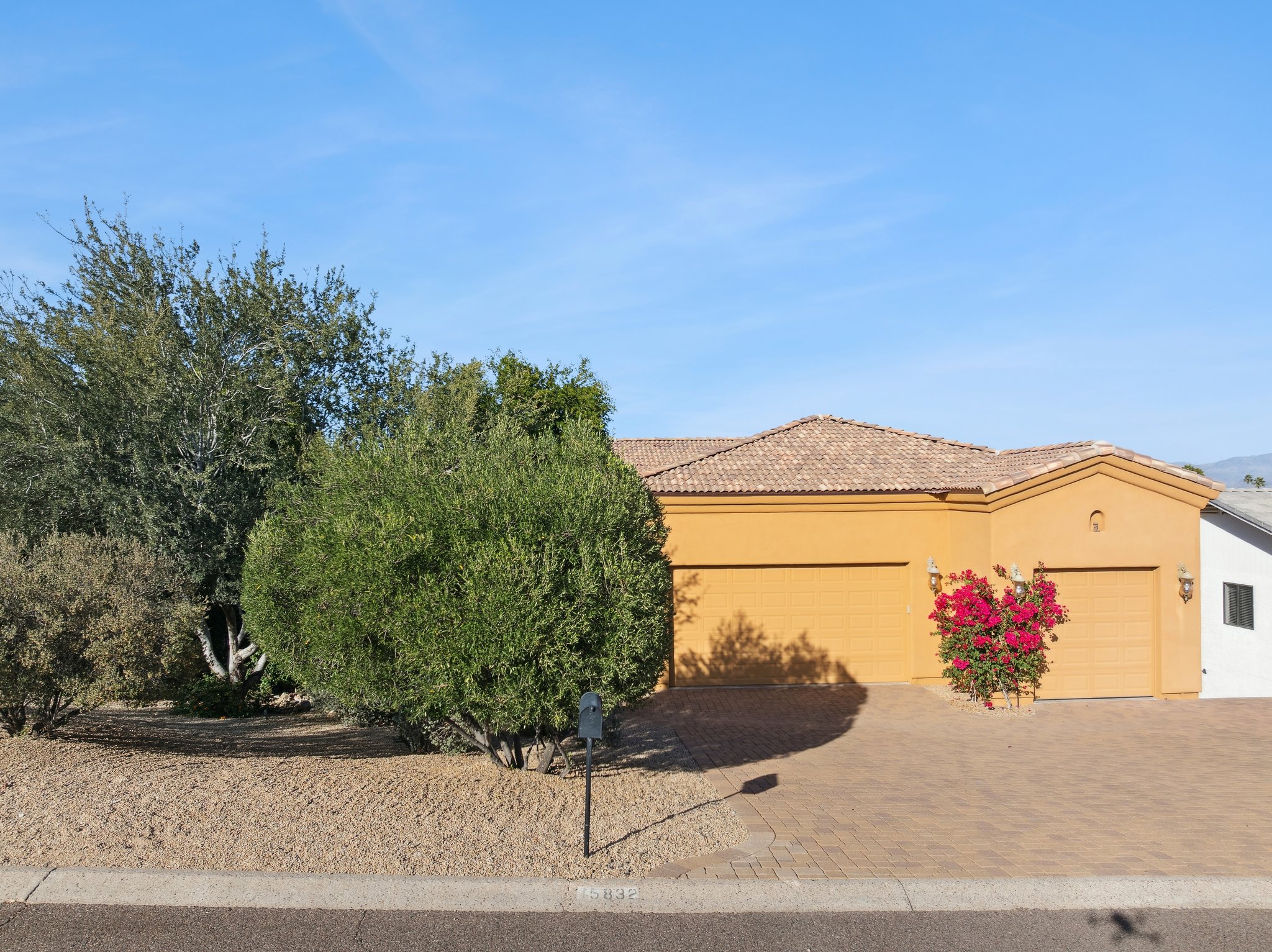 15832 E Cholla Dr - 002 (2).jpg