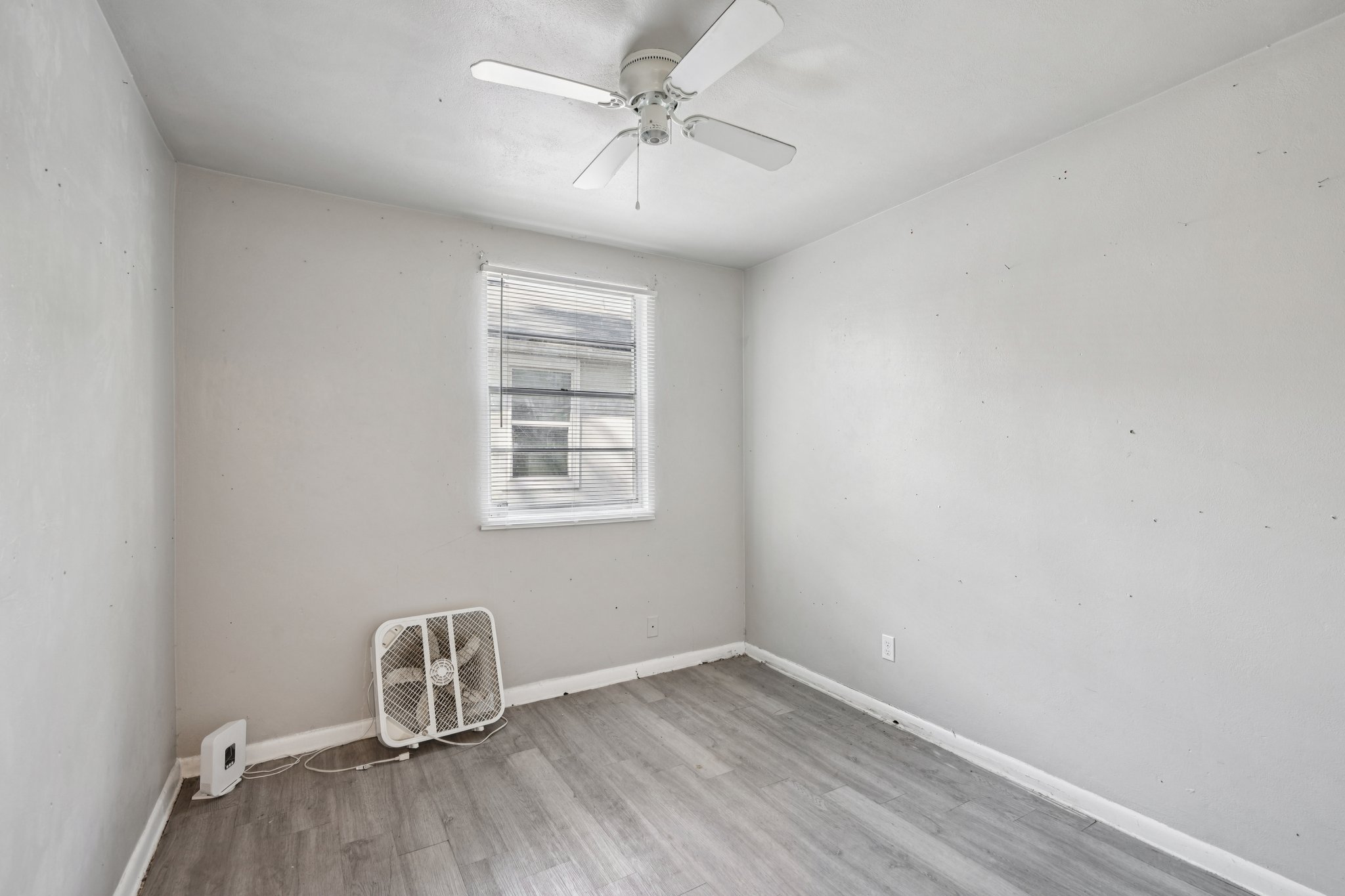 W 31st St-S1611-020.jpg