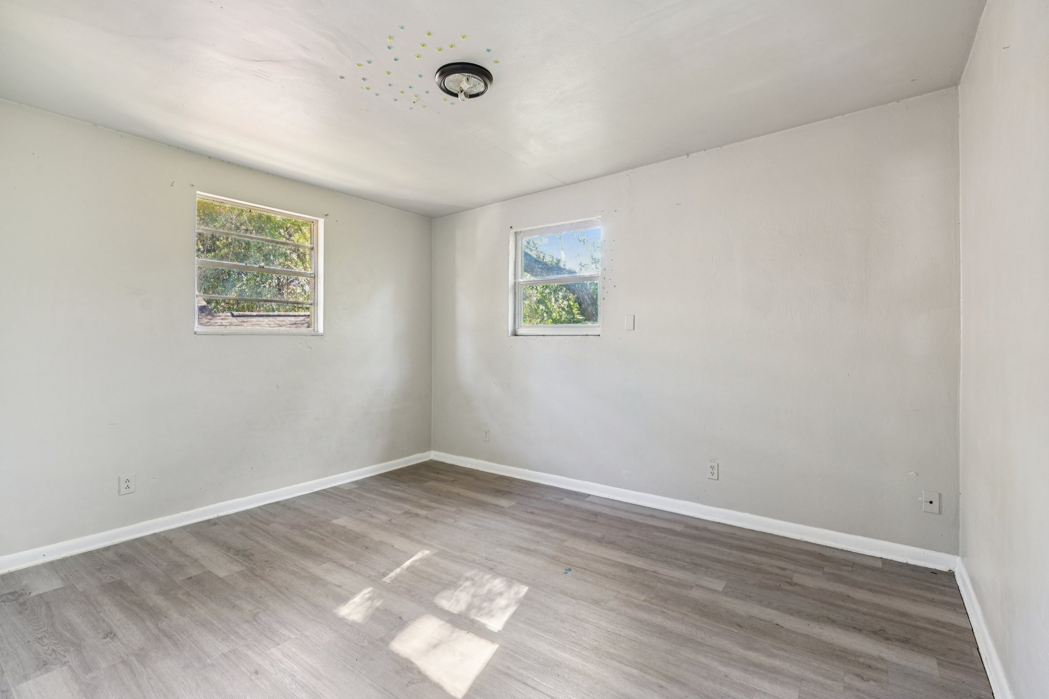 W 31st St-S1611-028.jpg