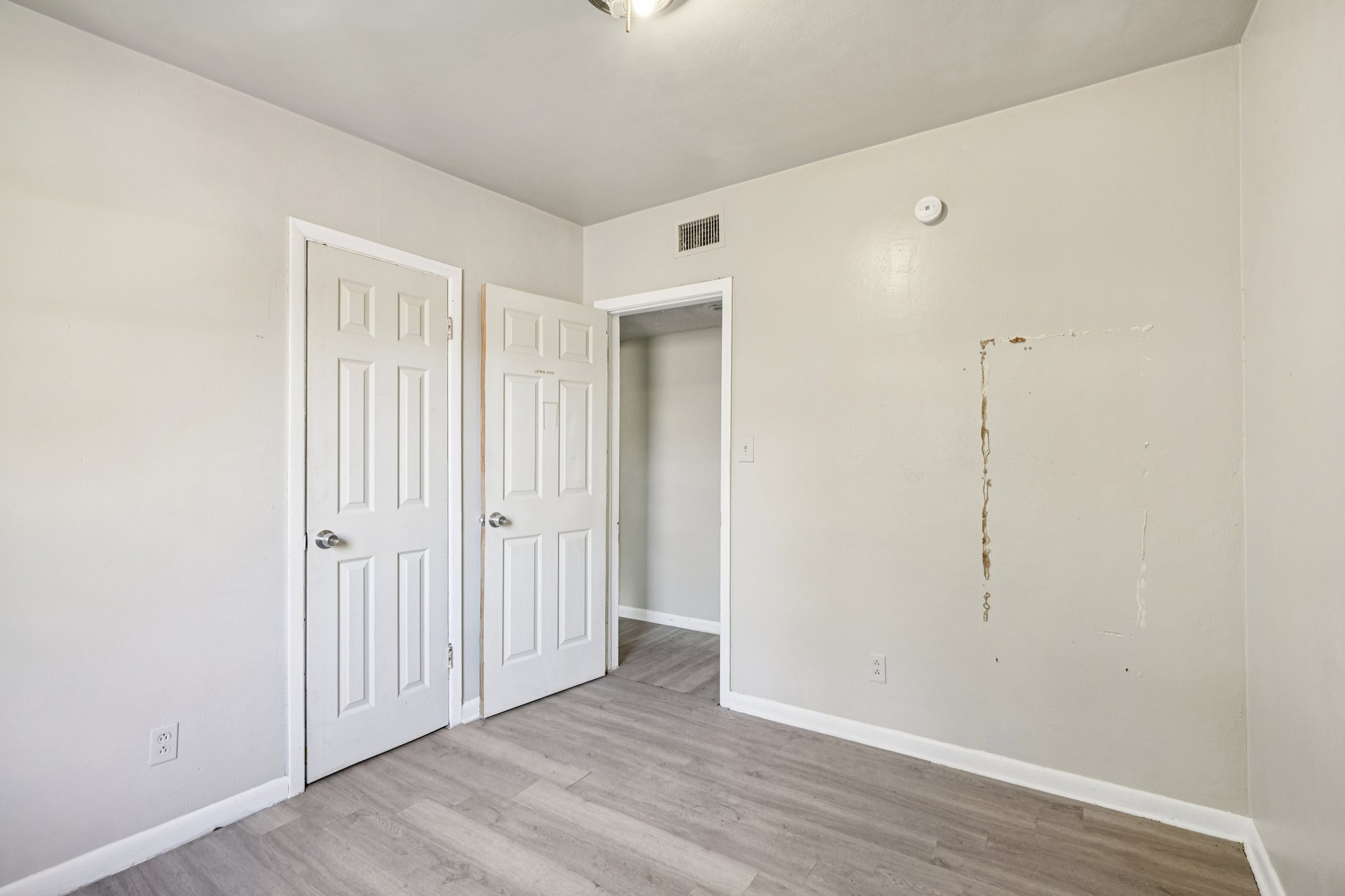 W 31st St-S1611-030.jpg