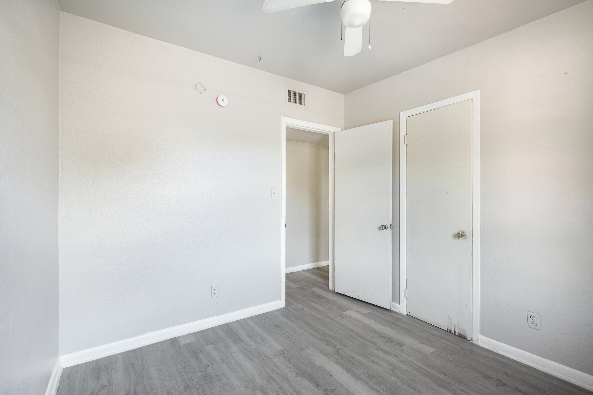 W 31st St-S1611-033.jpg