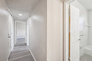 W 31st St-S1611-004.jpg