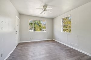 W 31st St-S1611-007.jpg