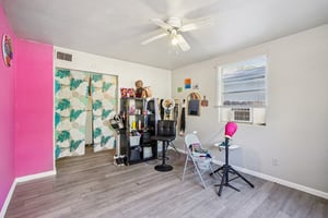 W 31st St-S1611-024.jpg