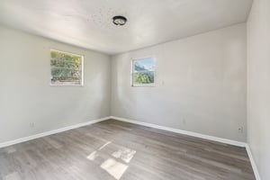 W 31st St-S1611-028.jpg