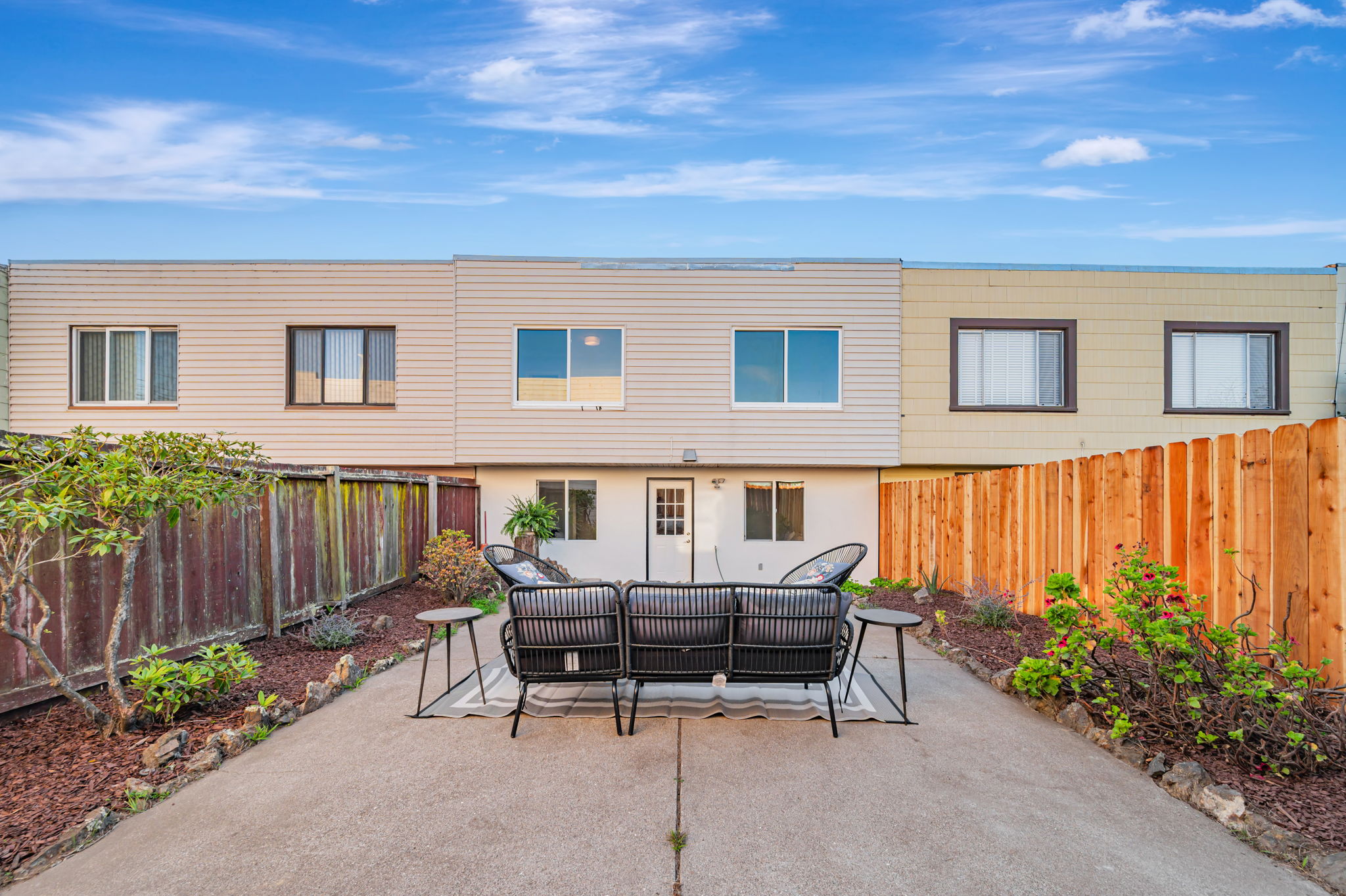 041_1586 44th Ave San