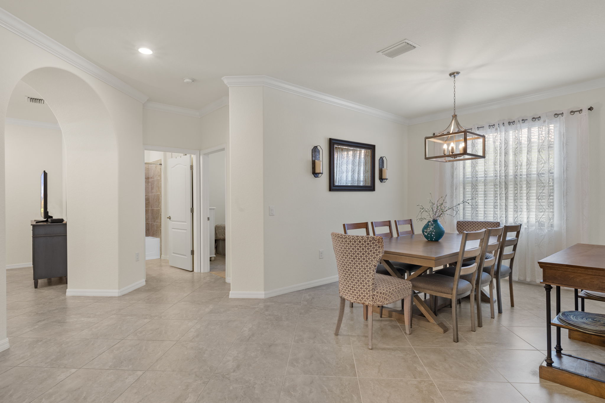 Dining Room 2 of 2